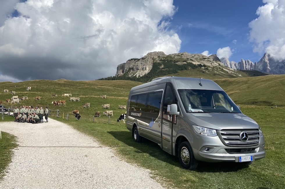 Servizio transfer con minibus 17 posti in Val di Fiemme
