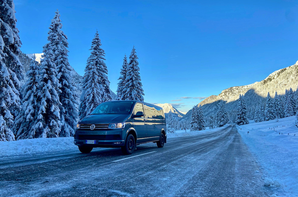 Servizio transfer a Canazei con van 8 posti Volkswagen