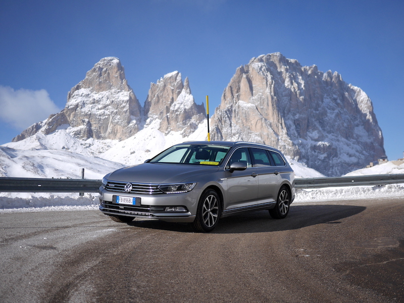 Foto Volkswagen Passat di Desilvestro Taxi e Viaggi in Val di Fassa