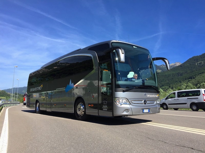 Foto Mercedes-Benz Travego di Desilvestro Taxi e Viaggi in Val di Fassa